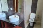 4 Bed House with En Suite at Ridgeways - 14