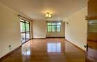 5 Bed Townhouse with En Suite in Lavington - 6
