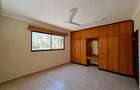 3 Bed Apartment with En Suite at Moyne Drive - 11