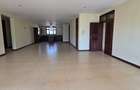 3 Bed Apartment with En Suite at Riverside - 6