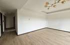 3 Bed Apartment with En Suite in Rosslyn - 16