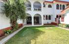 6 Bed Townhouse with En Suite in Lavington - 1