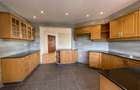 3 Bed Apartment with En Suite in Brookside - 4
