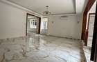 5 Bed Townhouse with En Suite at Lavington - 4
