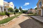 5 Bed House with En Suite in Garden Estate - 2