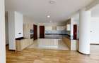 4 Bed Apartment with En Suite at Brookside - 20