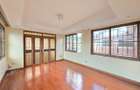 5 Bed Townhouse with En Suite at Off Convent Drive - 4