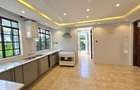 4 Bed House with En Suite in Lavington - 3