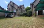 5 Bed House with En Suite in Lavington - 16