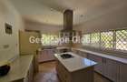 5 Bed House with En Suite in Runda - 12