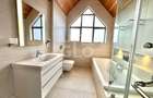 5 Bed House with En Suite in Runda - 12