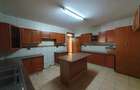 4 Bed Apartment with En Suite at Mpaka Rd - 10