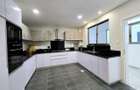 4 Bed Apartment with En Suite at Othaya Road - 16
