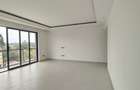 3 Bed Apartment with En Suite at Brookside - 14