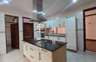 5 Bed House with En Suite in Lavington - 14