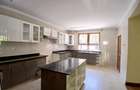 5 Bed Townhouse with En Suite at Lavington Green - 19