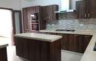 5 Bed House with En Suite in Lavington - 2