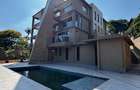 6 Bed House with En Suite in Nyari - 9