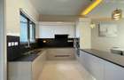 4 Bed Townhouse with En Suite at Links Road - 13