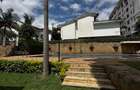 5 Bed Townhouse with En Suite at Riverside Drive - 14