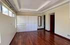 5 Bed Townhouse with En Suite in Lavington - 7