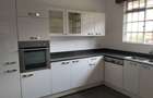 4 Bed Townhouse with En Suite in Nyari - 10