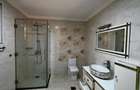 5 Bed House with En Suite in Lavington - 12