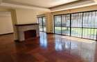 5 Bed Townhouse with En Suite at Lavington - 2