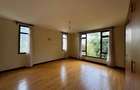 3 Bed Apartment with En Suite in Riverside - 6