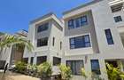 5 Bed Townhouse with En Suite at Lavington Road - 1