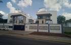 4 Bed Townhouse with En Suite at Lavington - 1