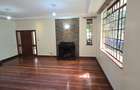 5 Bed Townhouse with En Suite at Lavington - 12