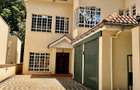 4 Bed Townhouse with En Suite in Kyuna - 1