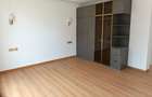 5 Bed Townhouse with En Suite at Lavington - 10