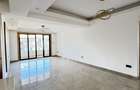 3 Bed Apartment with En Suite in Riverside - 11