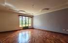 5 Bed House with En Suite in Lavington - 14