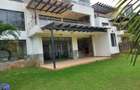 5 Bed Villa with En Suite at Lavington - 1