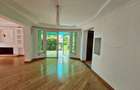 4 Bed Townhouse with En Suite in Riverside - 14