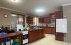 10 Bed House with En Suite in Runda - 4
