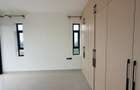 3 Bed Apartment with En Suite at Brookside - 4