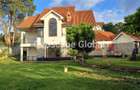 5 Bed House with En Suite in Runda - 1
