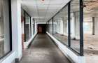 4,000 ft² Office with Service Charge Included in Riverside - 14