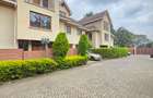 5 Bed Townhouse with En Suite at Lavington - 6