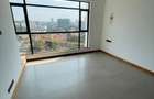 4 Bed Apartment with En Suite in Riverside - 10