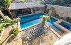6 Bed House with En Suite in Runda - 2
