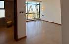4 Bed Apartment with En Suite in Riverside - 8