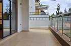 5 Bed Townhouse with En Suite at Lavington Road - 5