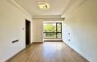 3 Bed Apartment with En Suite in Riverside - 16