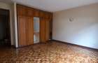 5 Bed Townhouse with En Suite in Lavington - 12