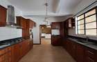 4 Bed Townhouse with En Suite in Spring Valley - 6